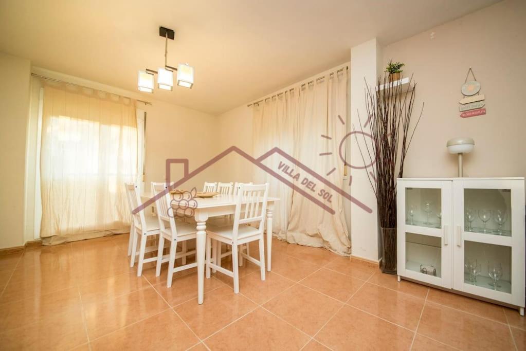 Villa Del Sol - Piscina Climatizada Mentrida Екстер'єр фото